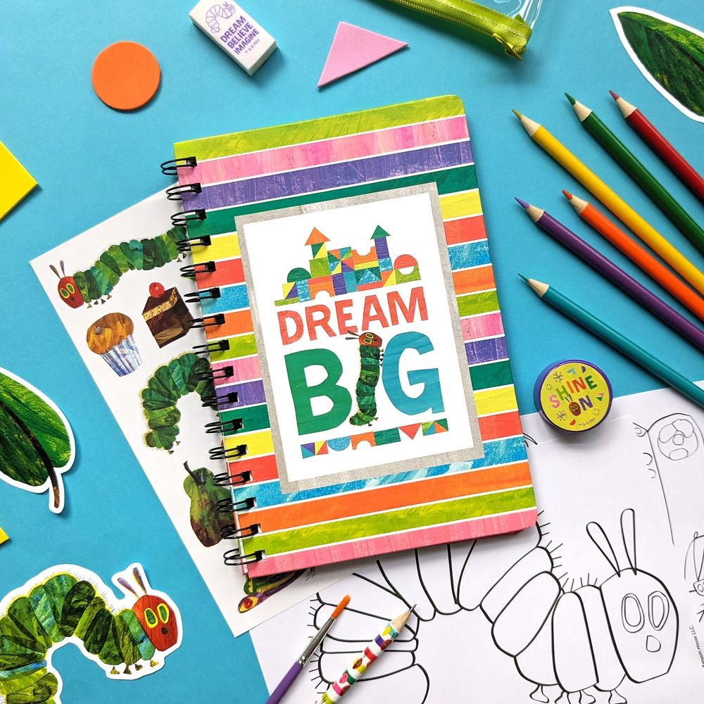 North Parade Publishing - Art Activity Wallet - Ericcarle - Very Hungry Caterpillar