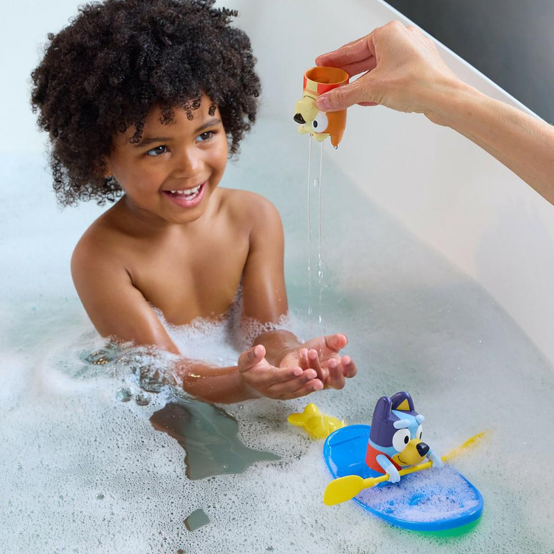 Tomy Toomies - Bluey Pull & Go Canoe Pull String Bath Time Toy Set - Multicolor