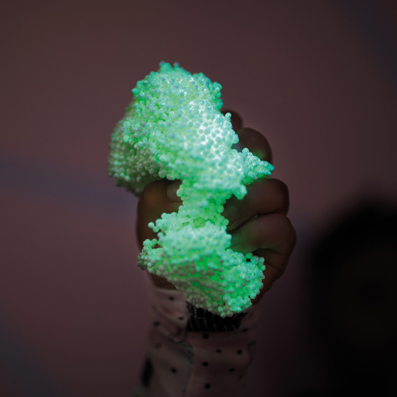 Learning Resources - Glow In The Dark Play Foam - 4 Pcs