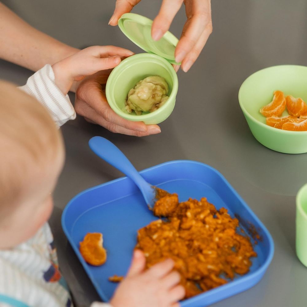 Nuby - Bright Feeding Plates - Color May Vary - 2 Pcs