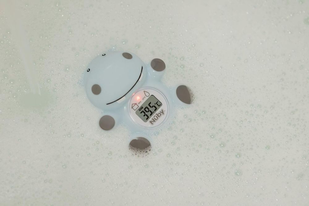 Nuby - Hippo Bath And Room Thermometer - Grey