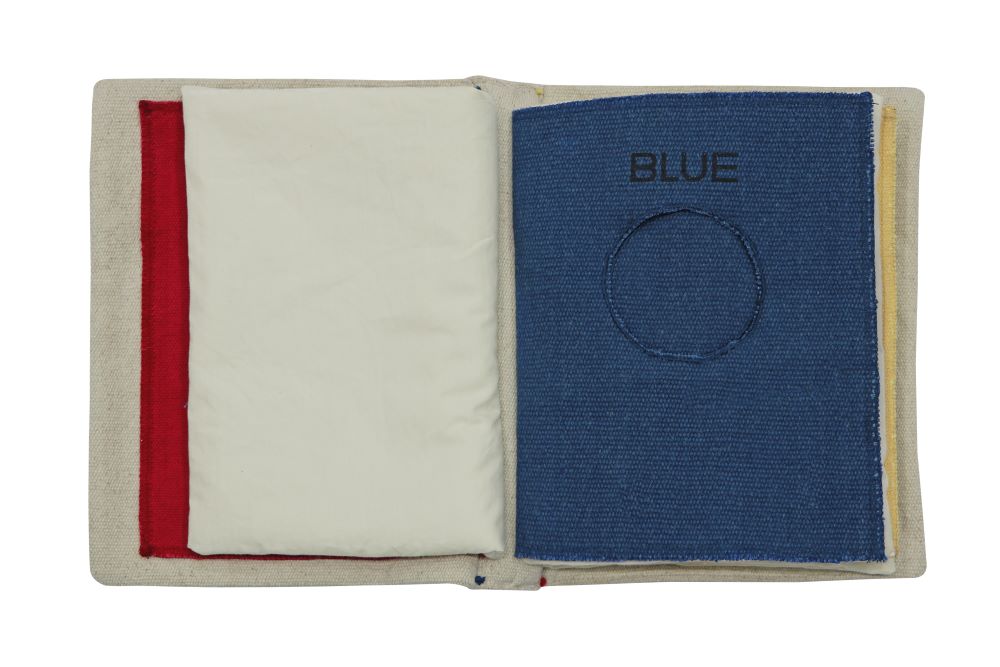 Lorena Canals - Sensory Early Learning Book - Bauhaus