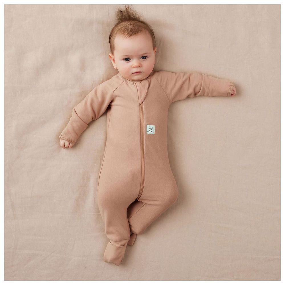 ergoPouch 1.0 Tog Layers Long Sleeve Bodysuit Latte