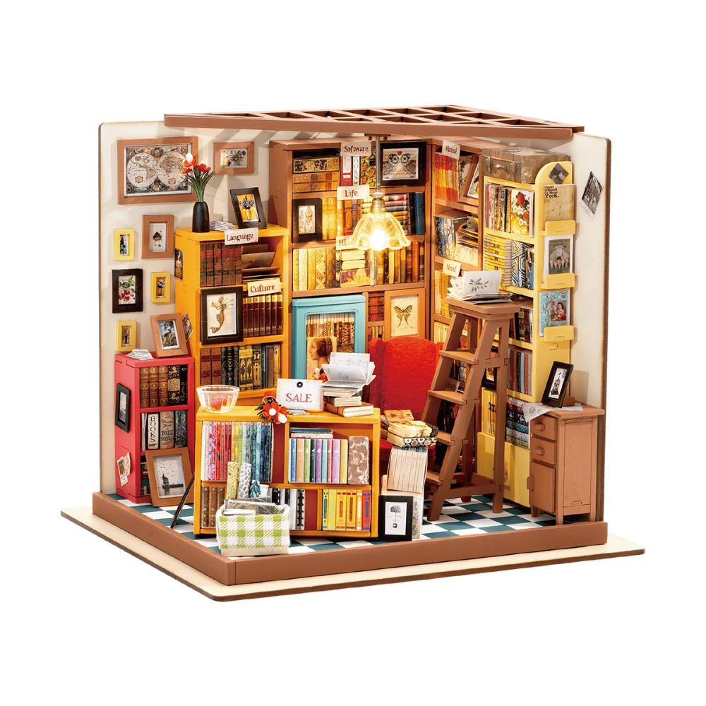 Rolife - DIY Sam's Study Miniature Dollhouse - 236 Pc Set