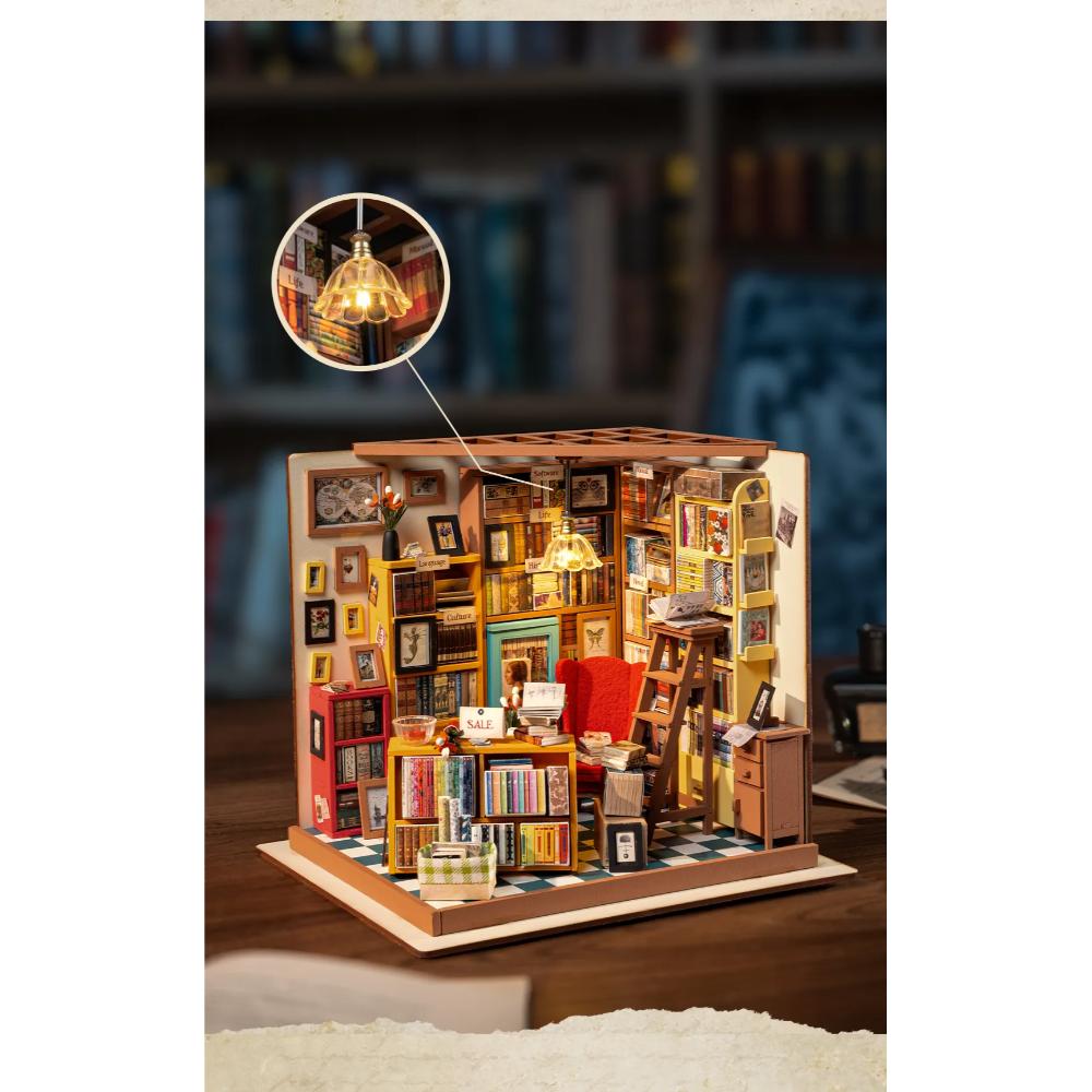 Rolife - DIY Sam's Study Miniature Dollhouse - 236 Pc Set