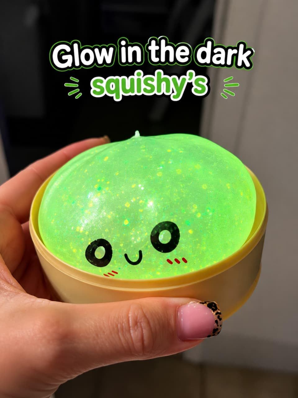 Squishy - Glow In The Dark Bun Squishy Toy - Color May Vary - 1 Pc