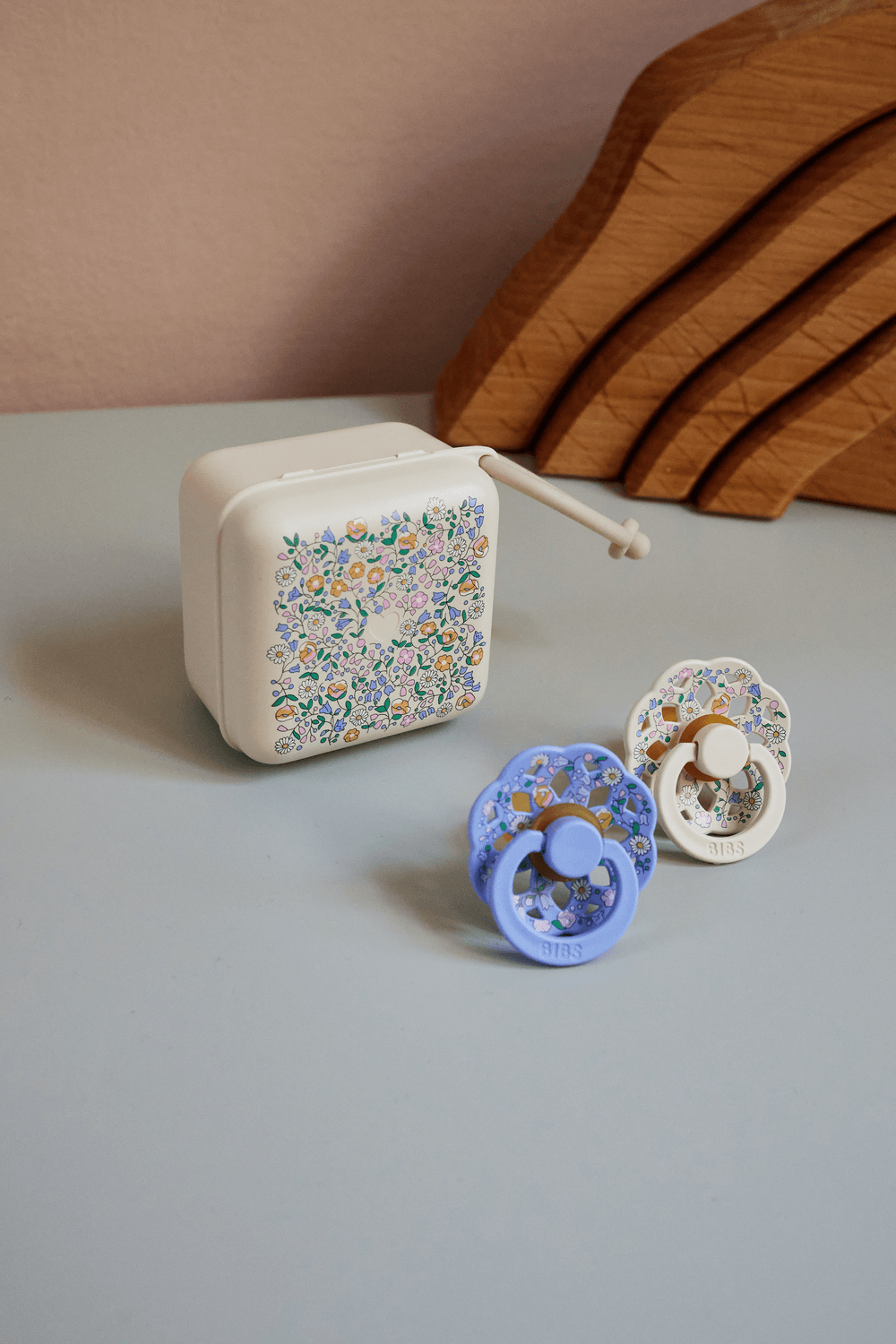 BIBS - X Liberty Chloe Pacifier Box - Meadow Ivory