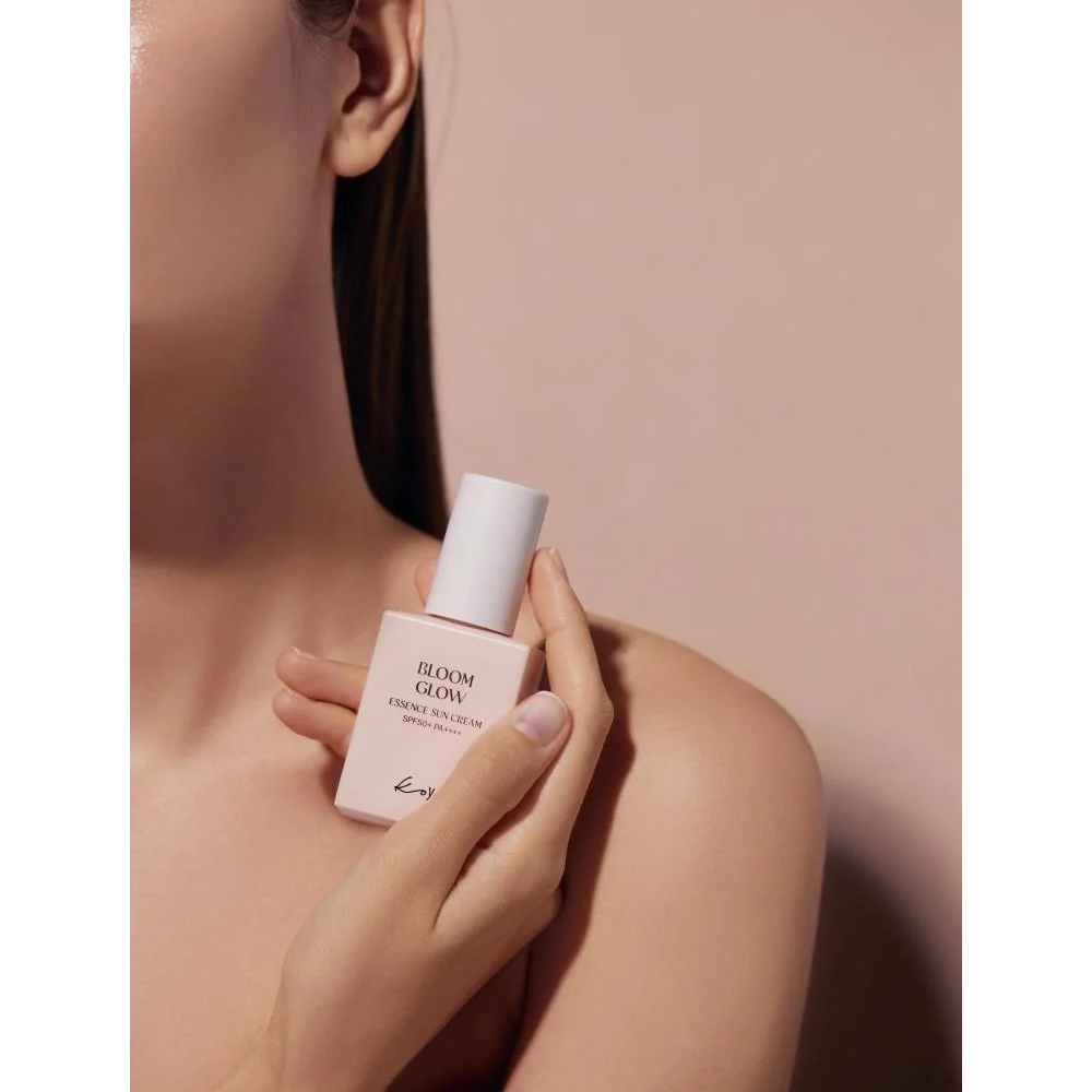 Koy - Bloom Glow Essence Sun Cream SPF50+ PA++++ - 30 gm