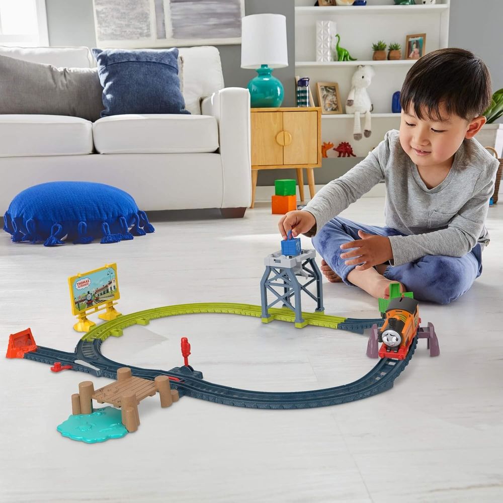 Thomas & Friends - Motorized Track Set - Design May Vary