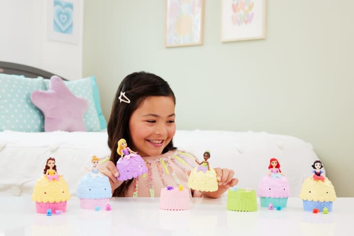 Disney Princess - Small Doll Cupcake Reveal