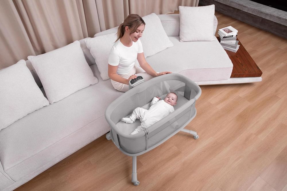 Mastela - Baby Bassinet With Adjustable Height Canopy And Rolling Wheels - Grey