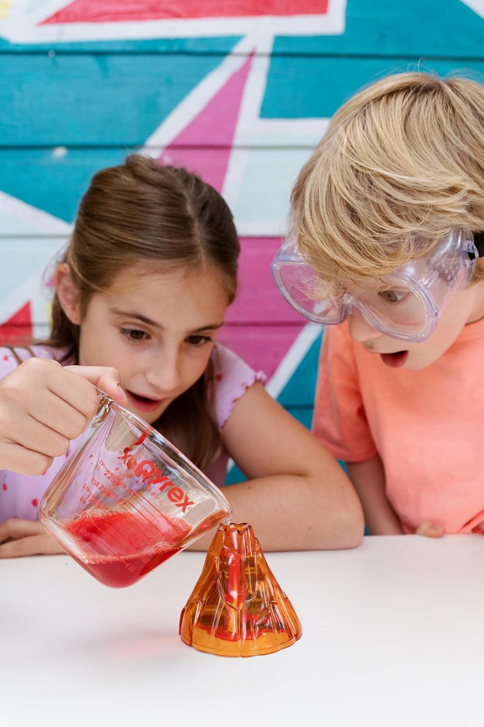4M - KidzLabs Table-Top Volcano Eruption Science Kit - Multicolor