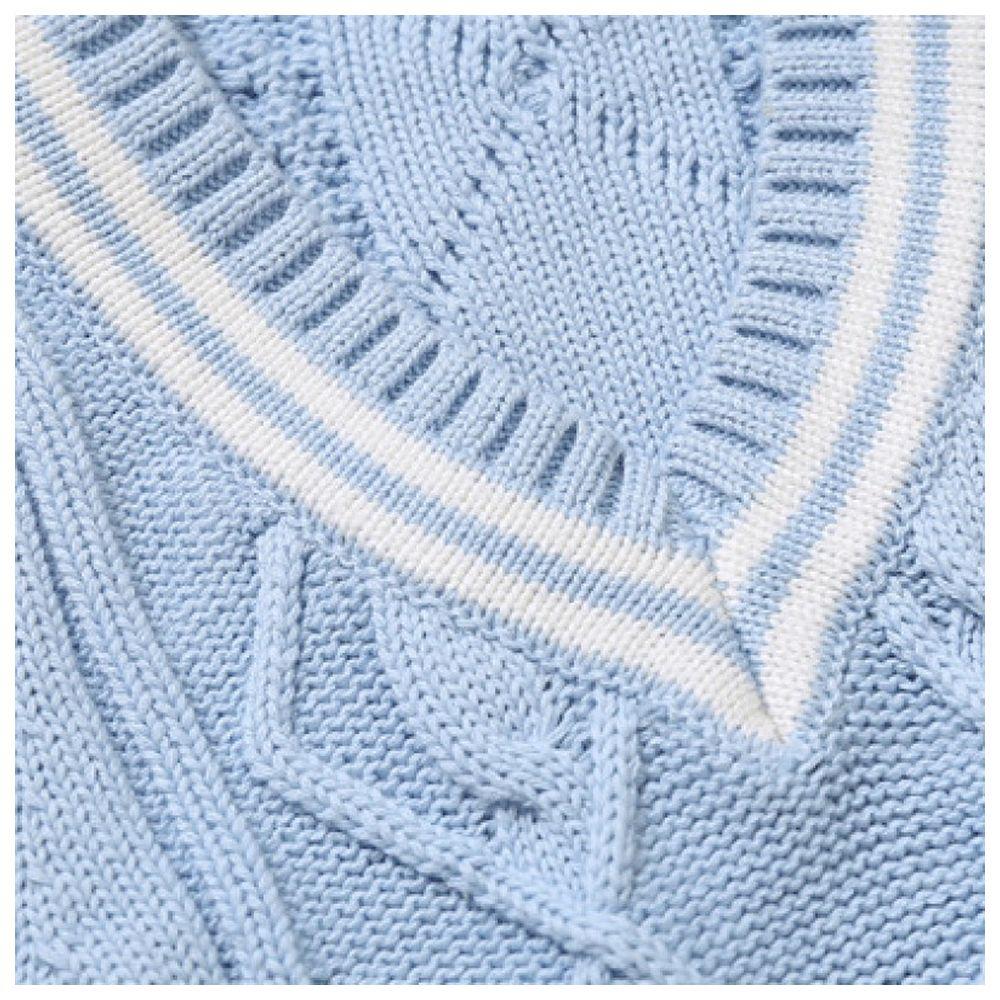 Sugar Rush Solid Regular V-Neck Sleeveless Sweater - Blue