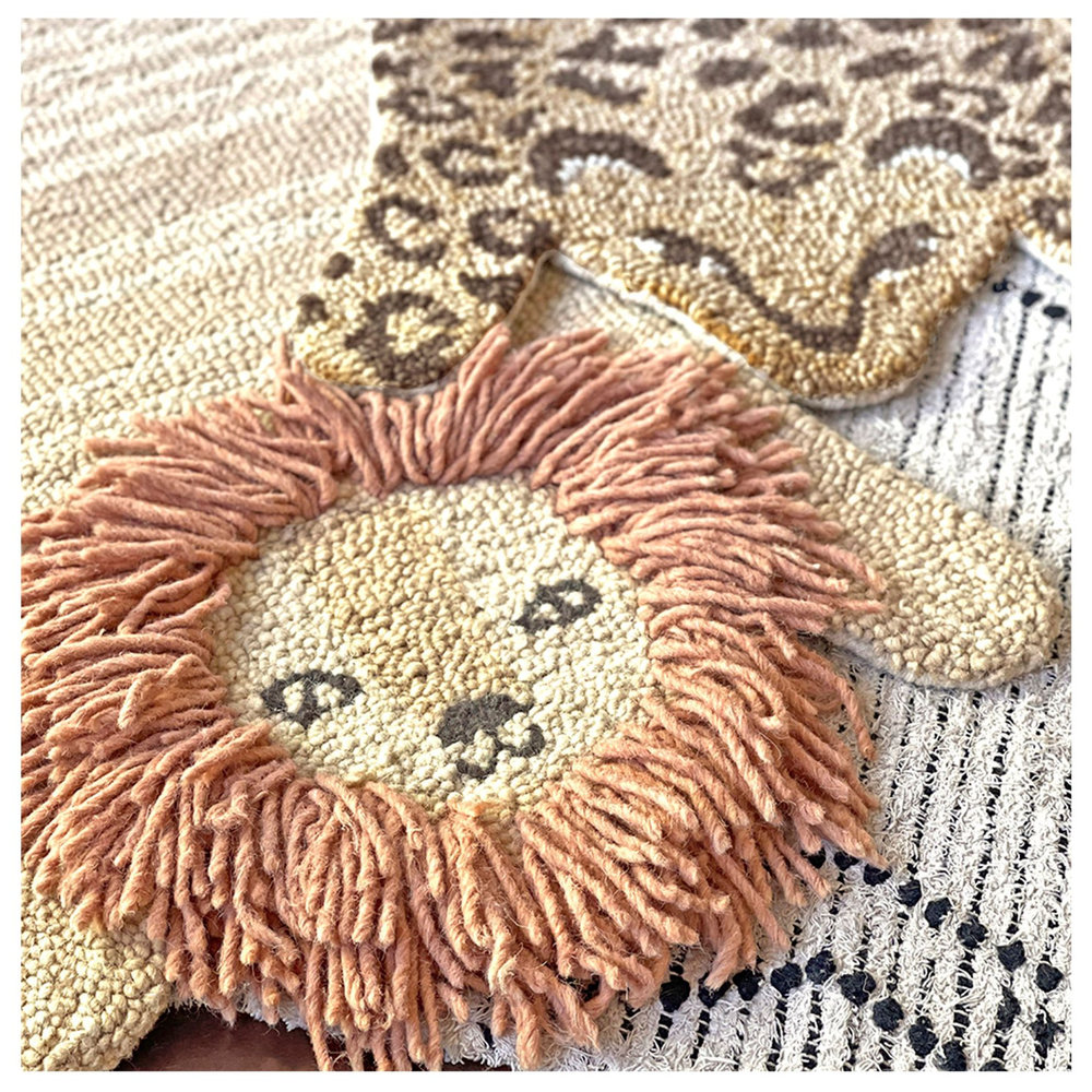 Crane Baby - Lion Shape Rug