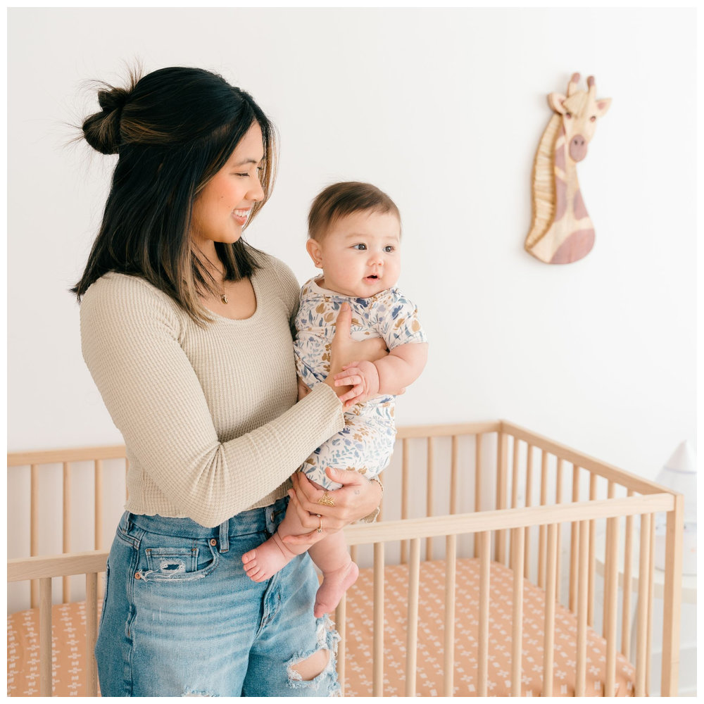 Crane Baby - Giraffe Wall Decor