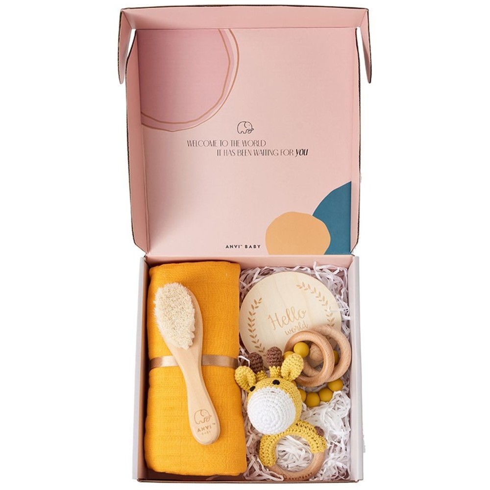 Anvi Baby - 5pc Set - Personalized Newborn Gift Set - Giraffe