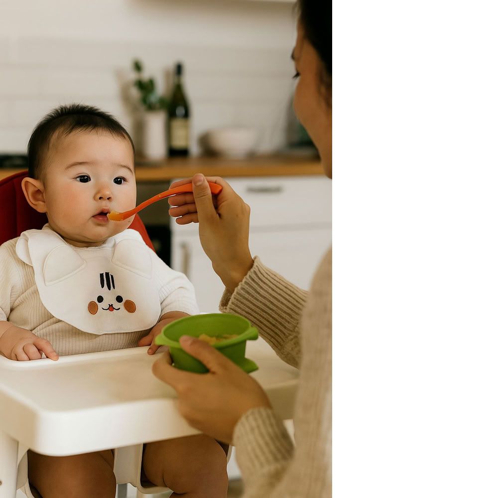 Kinder Valley - Bunny Button Bib - White