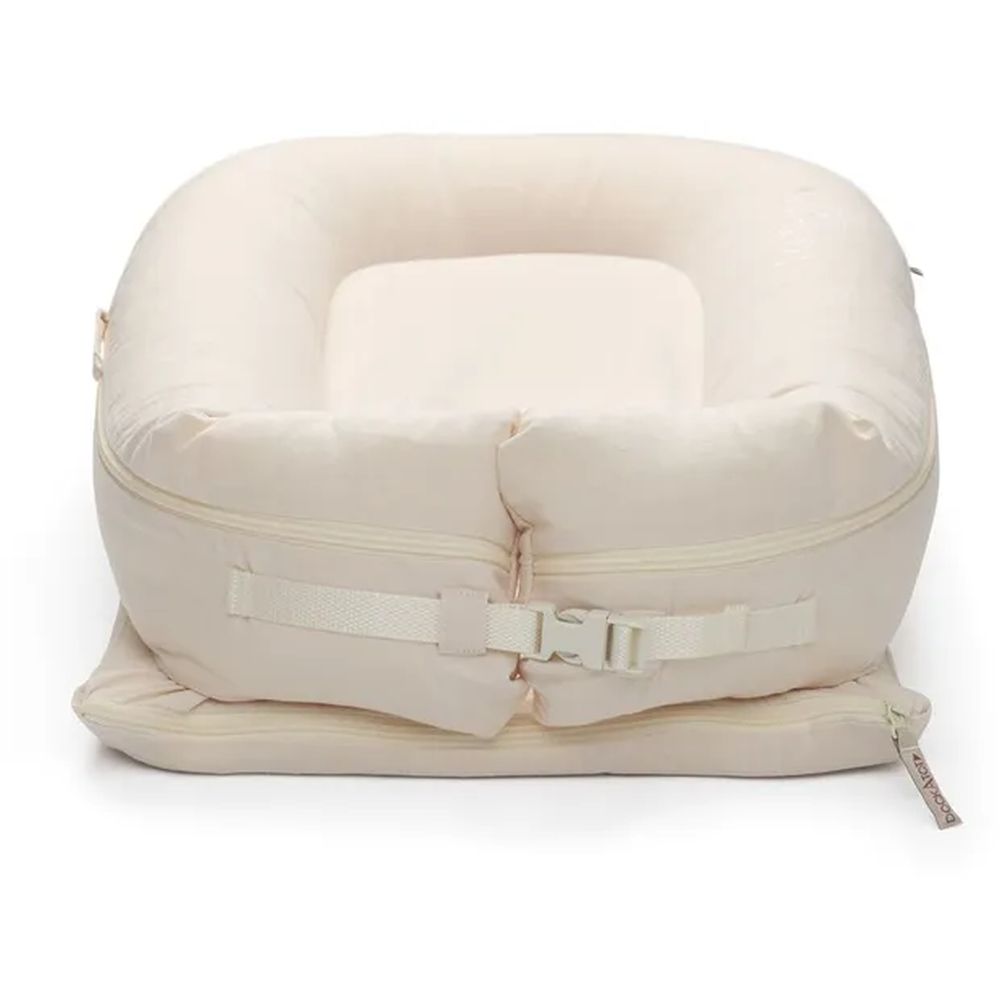 Dockatot - Deluxe+ Dock Sleeping Pod - Sand Chambray