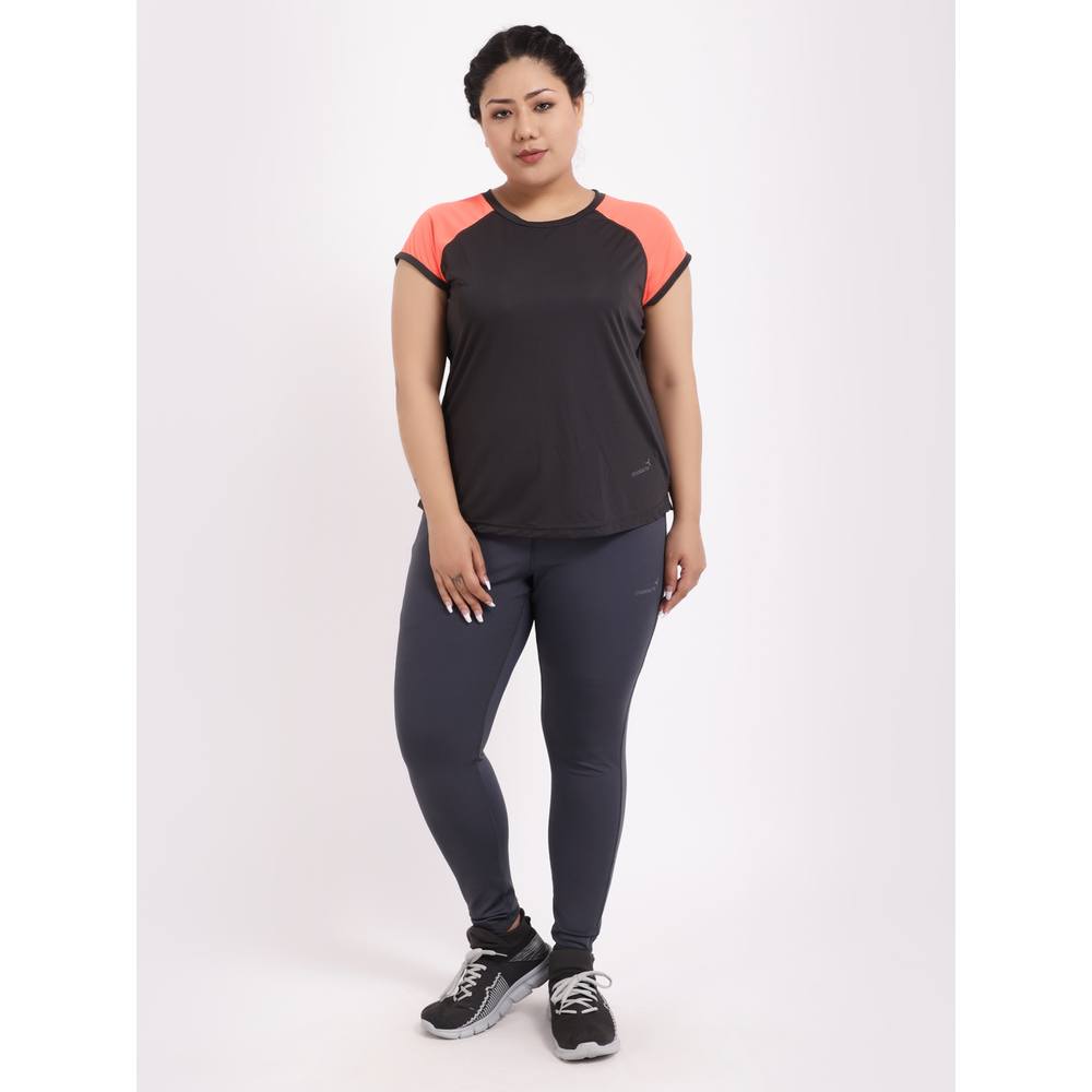Studioactiv - Feel Free Tee Curvy - Charcoal Neorange