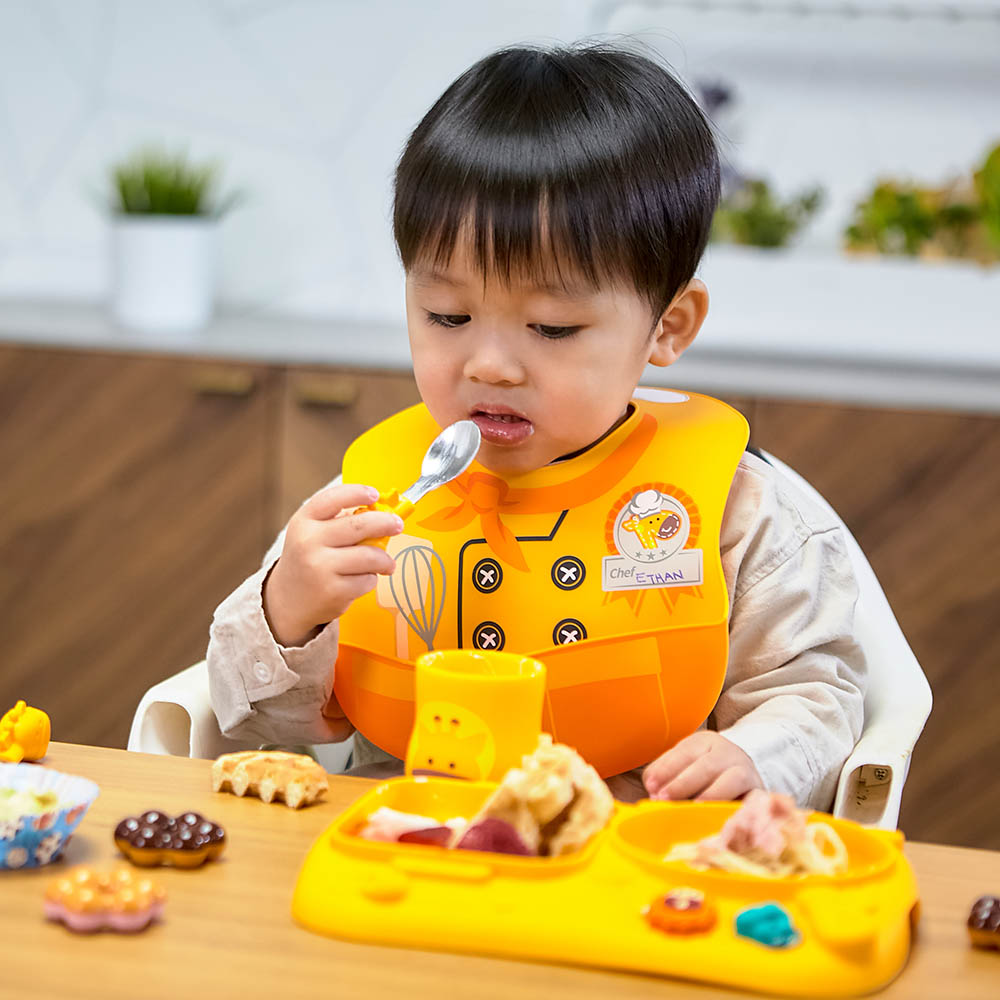 Marcus & Marcus - Wide Coverage Silicone Bib - Little Chef - Lola