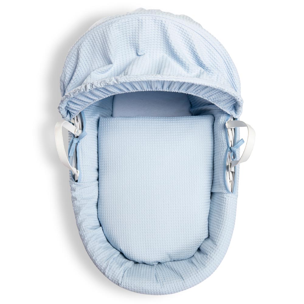 Clair de Lune Waffle White Wicker Moses Basket - Blue