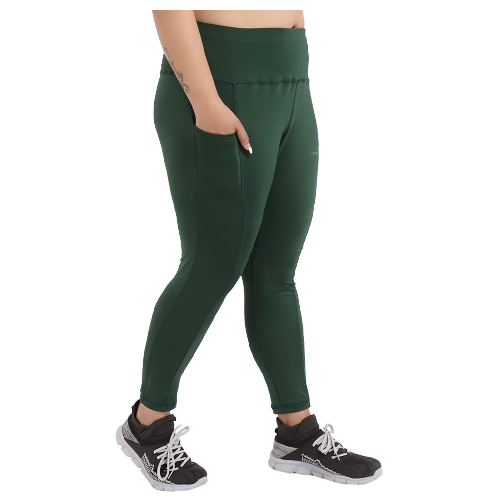 Buy Studioactiv - Pace Leggings Curvy - Green in UAE | Mumzworld