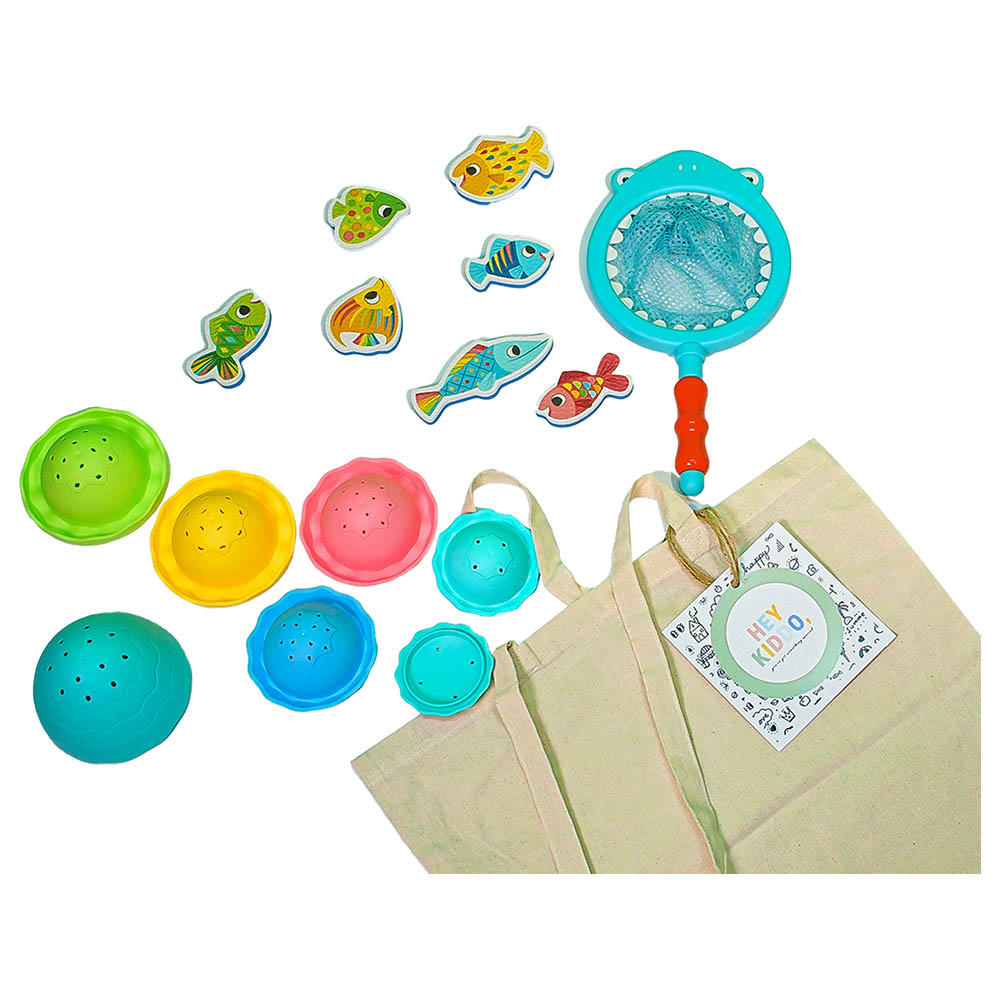 Sweet Pea Shark Chasey w/ Stack & Pour Bath Toys Gift Box