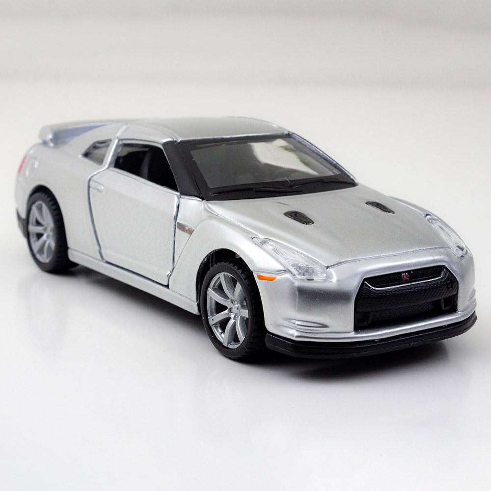 Maisto - Pullback Powered Racer Silver Nissan Gtr