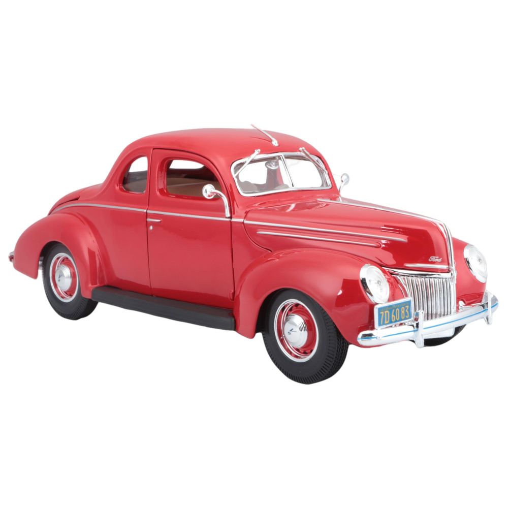 Maisto - 1:18 Scale - Special Edition - 1939 Ford Deluxe Coupe - Red