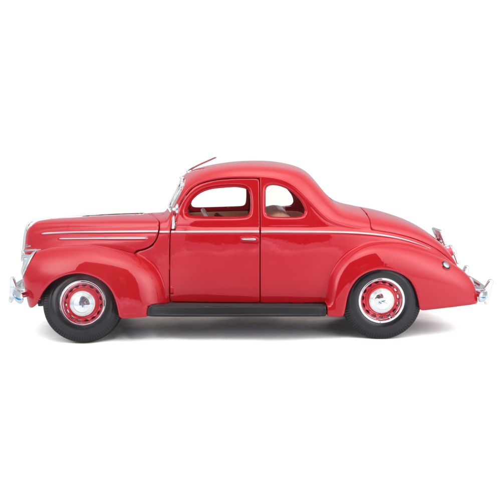 Maisto - 1:18 Scale - Special Edition - 1939 Ford Deluxe Coupe - Red