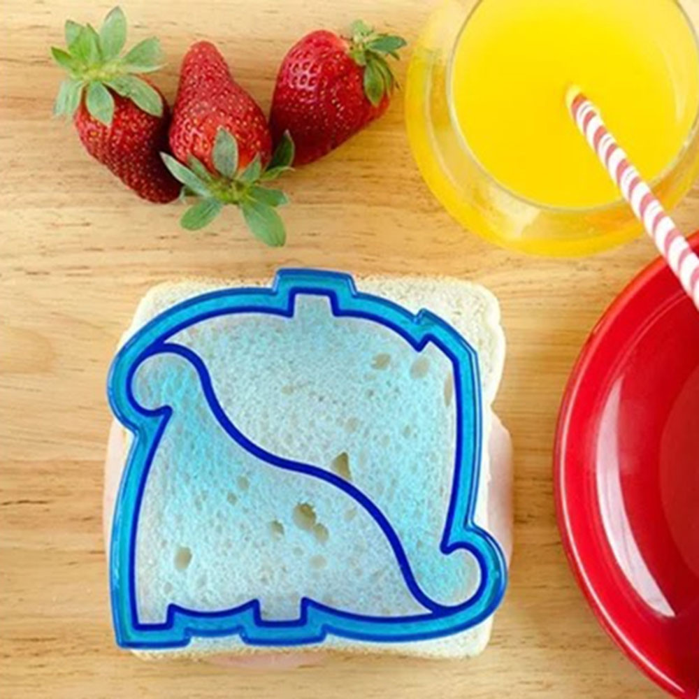 GenioWorld Lunch Box + Apple Ice pack + Dino Sandwich Cutter