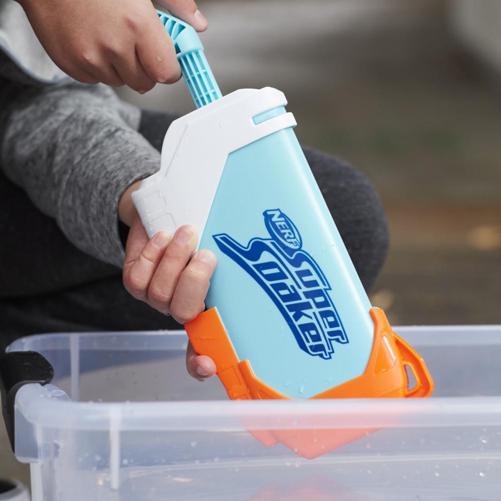 Hasbro - Torrent Water Blaster