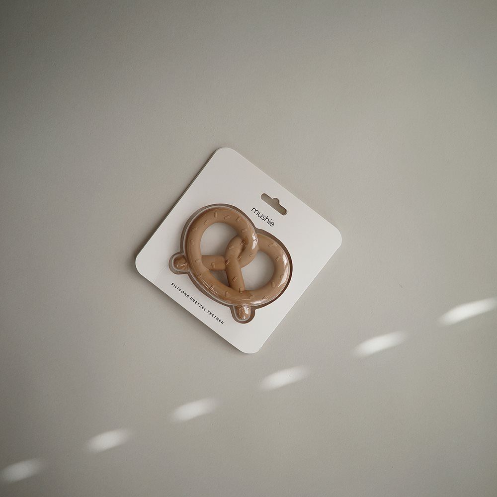 Mushie - Pretzel Teether - Natural