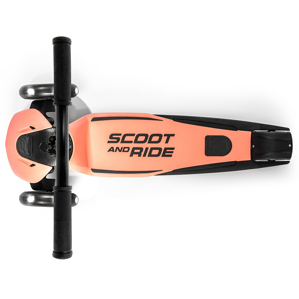 Scoot & Ride Highwaykick 5 LED Scooter – Peach