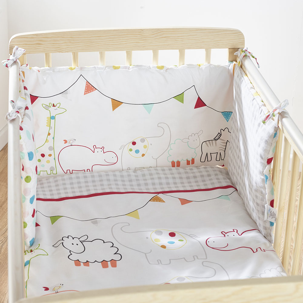 Kinder Valley - Animal Journey Quilt And Bumper Set - White