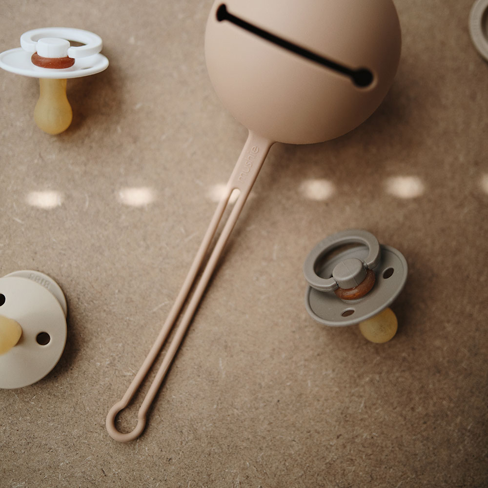 Mushie - Pacifier Case - Shifting Sand