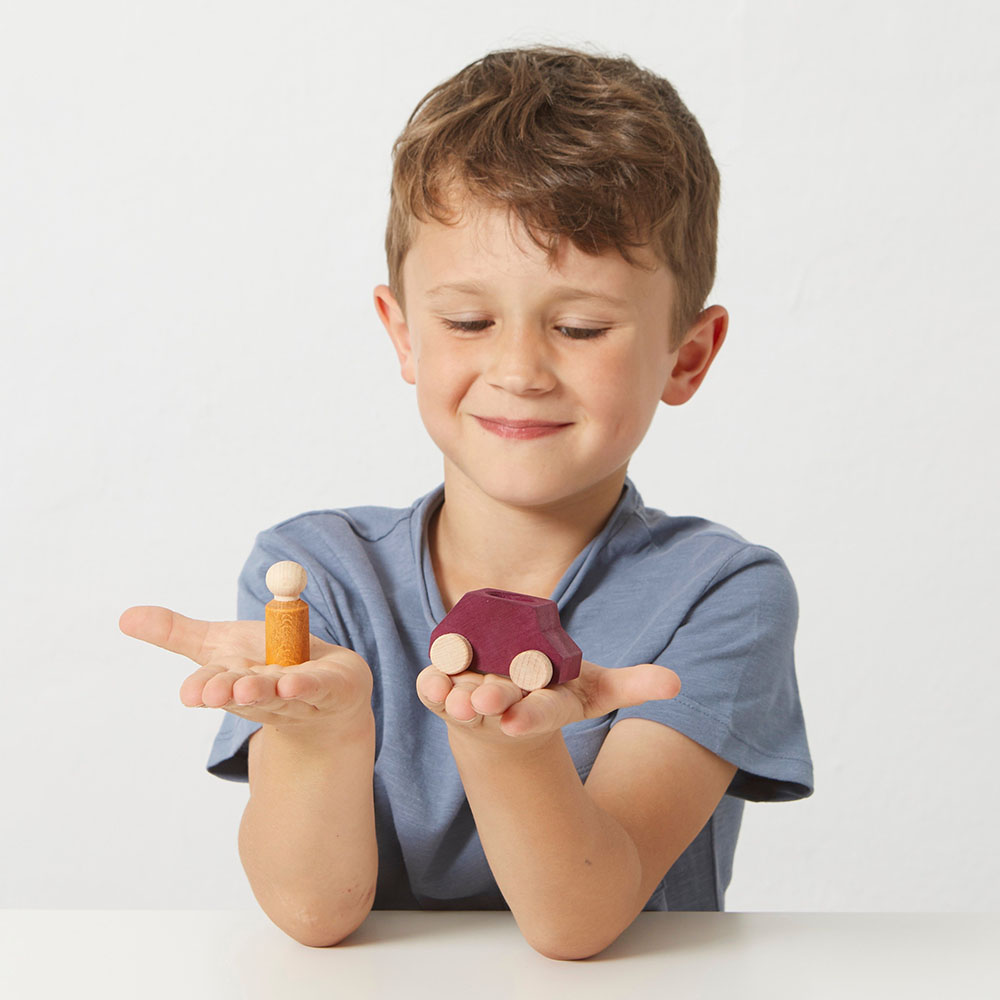 Lubulona - Plum Wooden Car with Figure