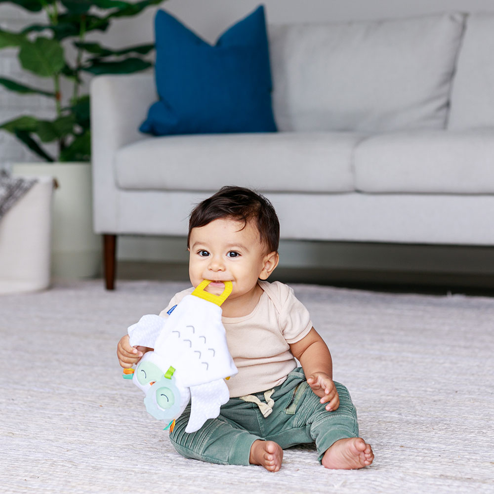 Infantino - Glow-In-The-Dark Cuddle & Teether - Owl