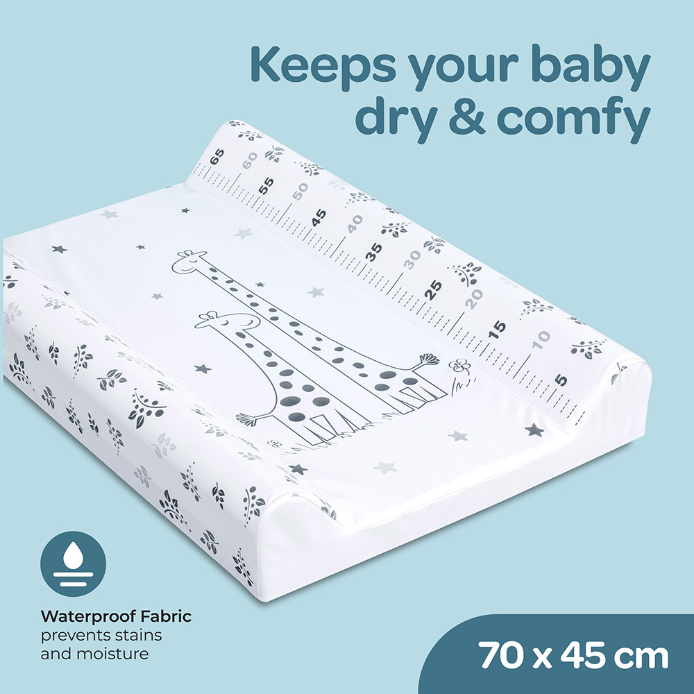 Moon Waterproof Changing Mat - Metric Giraffe - 70x45x10 cm