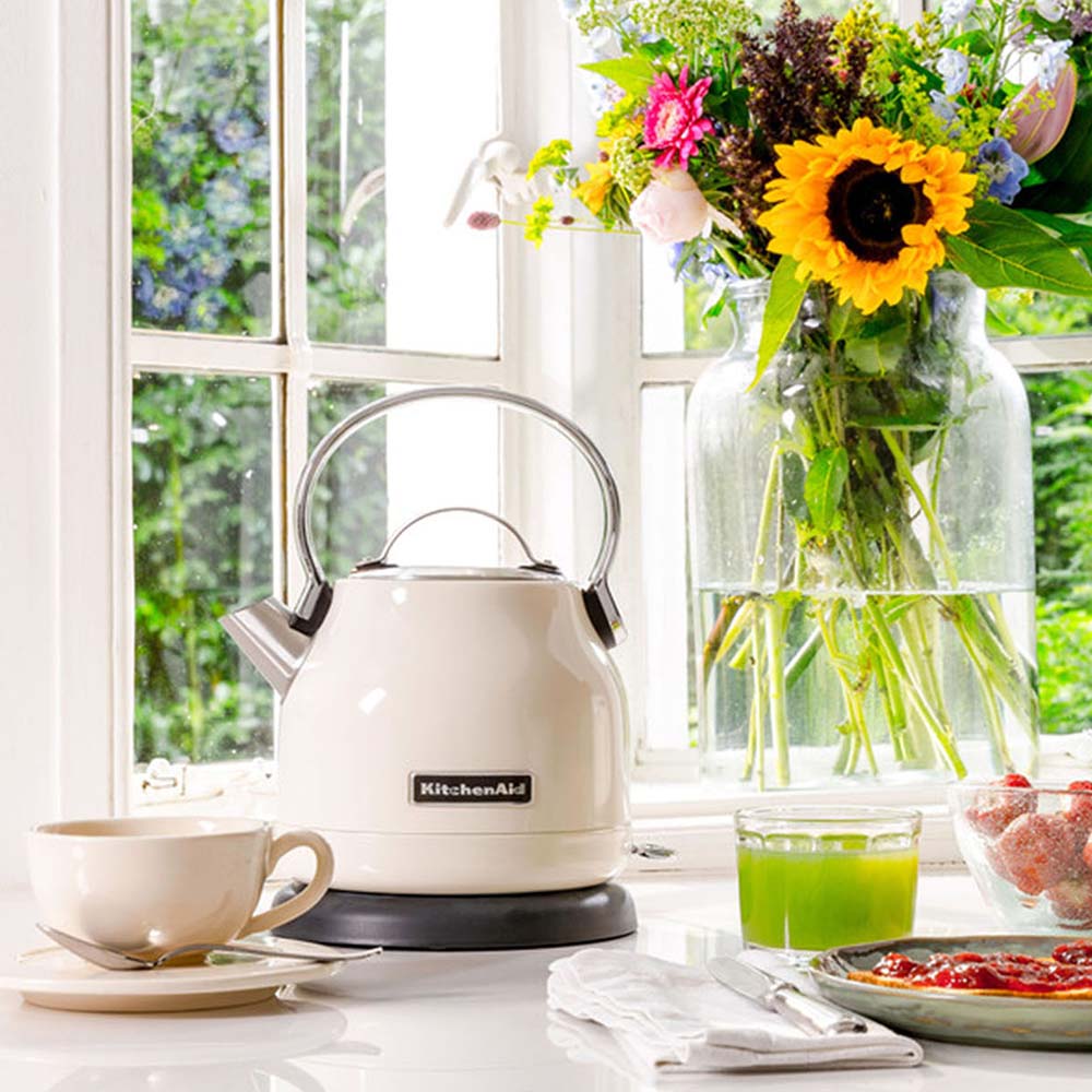 Kitchenaid Traditional Kettle - Almond Cream - 1.25L
