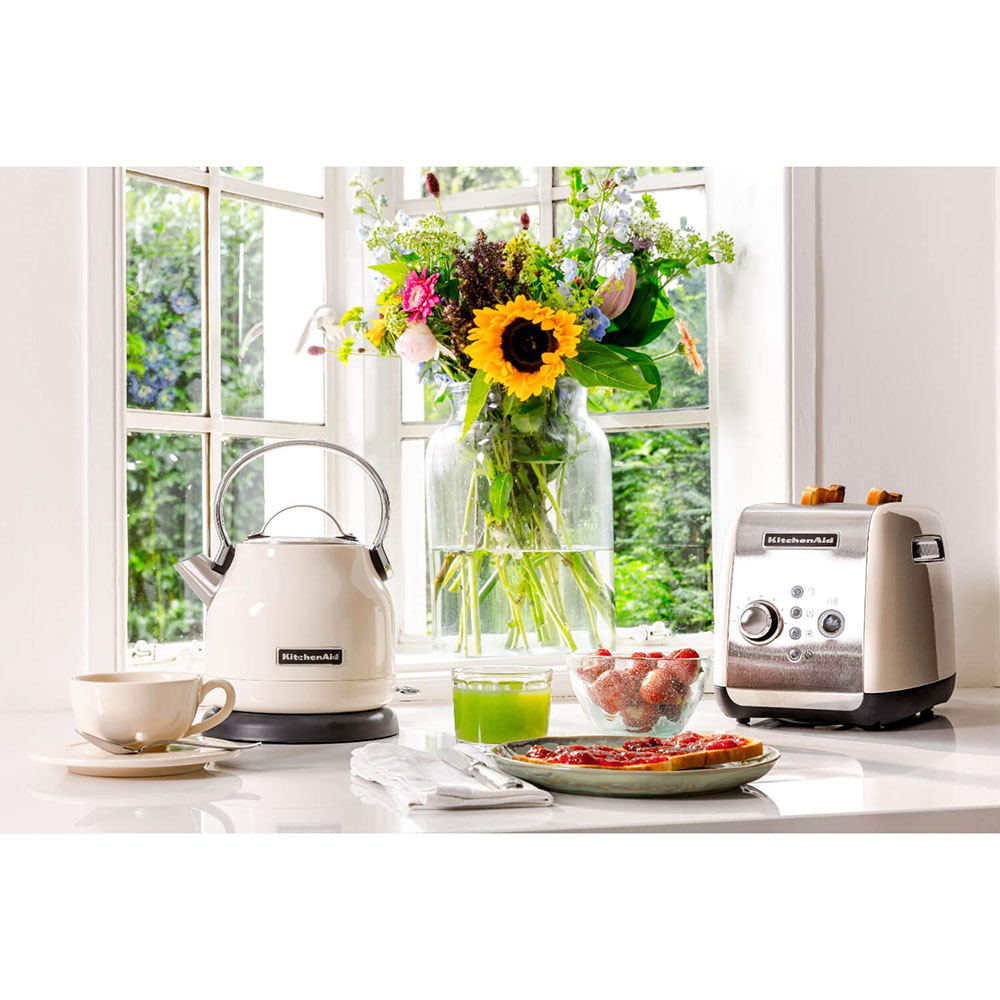 Kitchenaid Traditional Kettle - Almond Cream - 1.25L